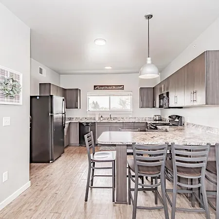 Bringham'S Mill Apartments Perfect For Groups Full Kitchen Gym And Free Parking Rexburg Exterior photo