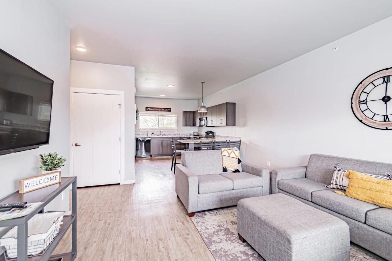 Apartment Bringham's Mill Perfect For Groups Full Kitchen Gym And Free Parking *