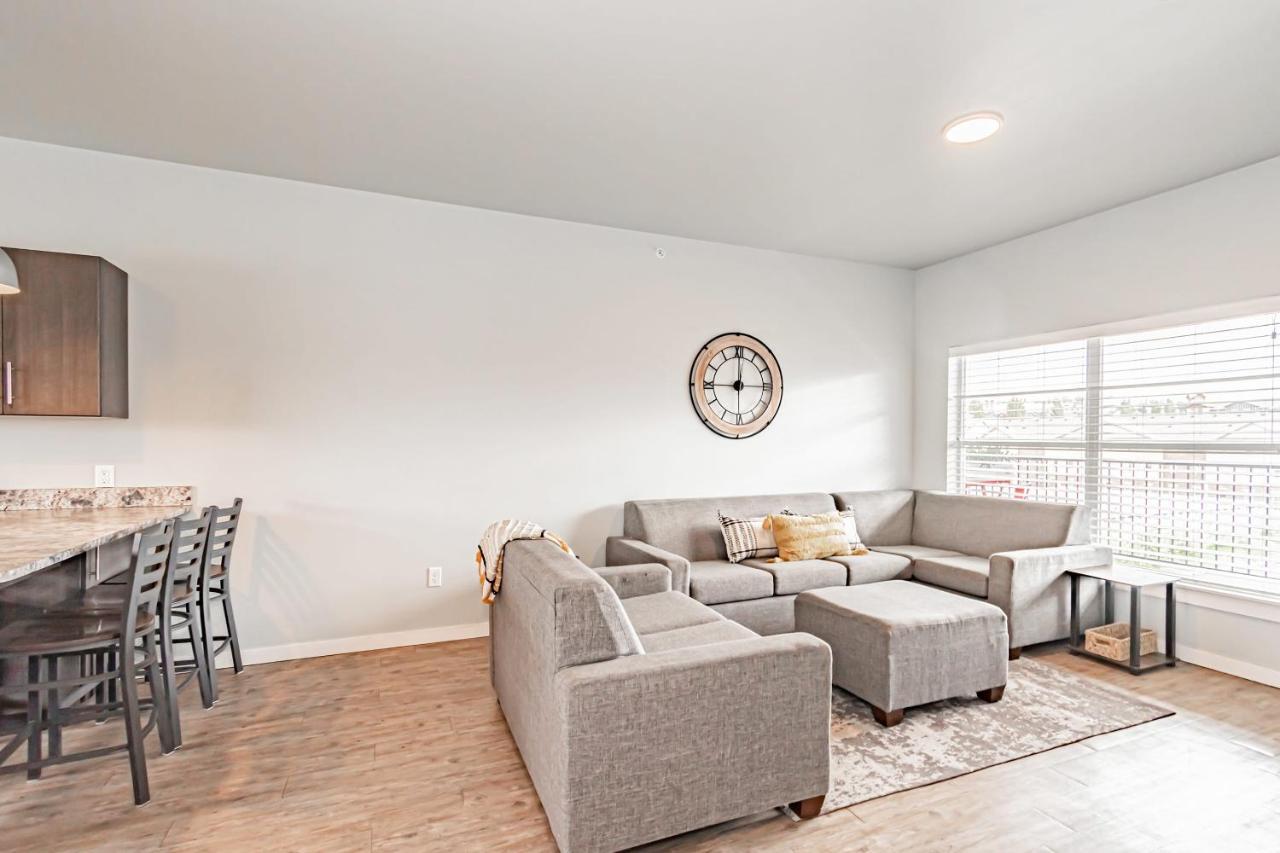 Apartment Bringham's Mill Perfect For Groups Full Kitchen Gym And Free Parking