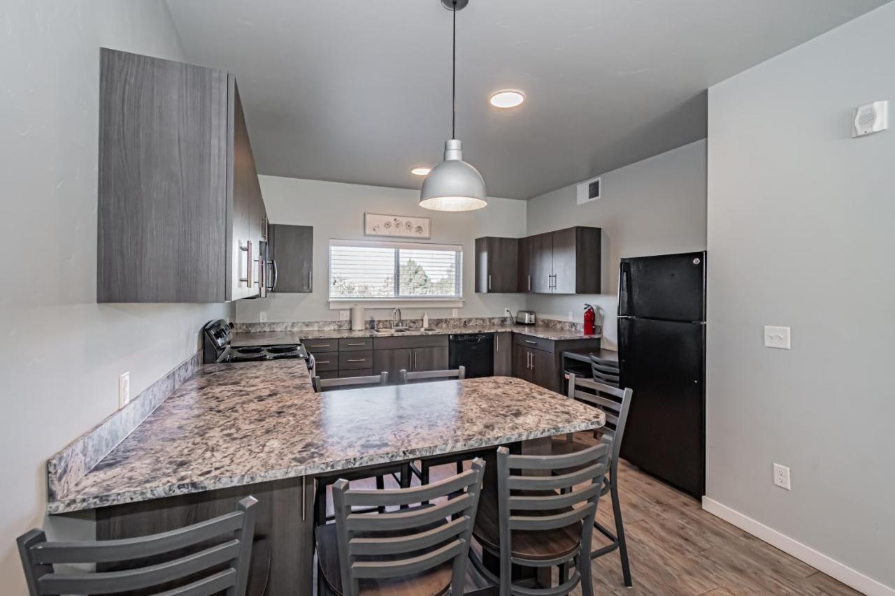 Apartment Bringham's Mill Perfect For Groups Full Kitchen Gym And Free Parking *
